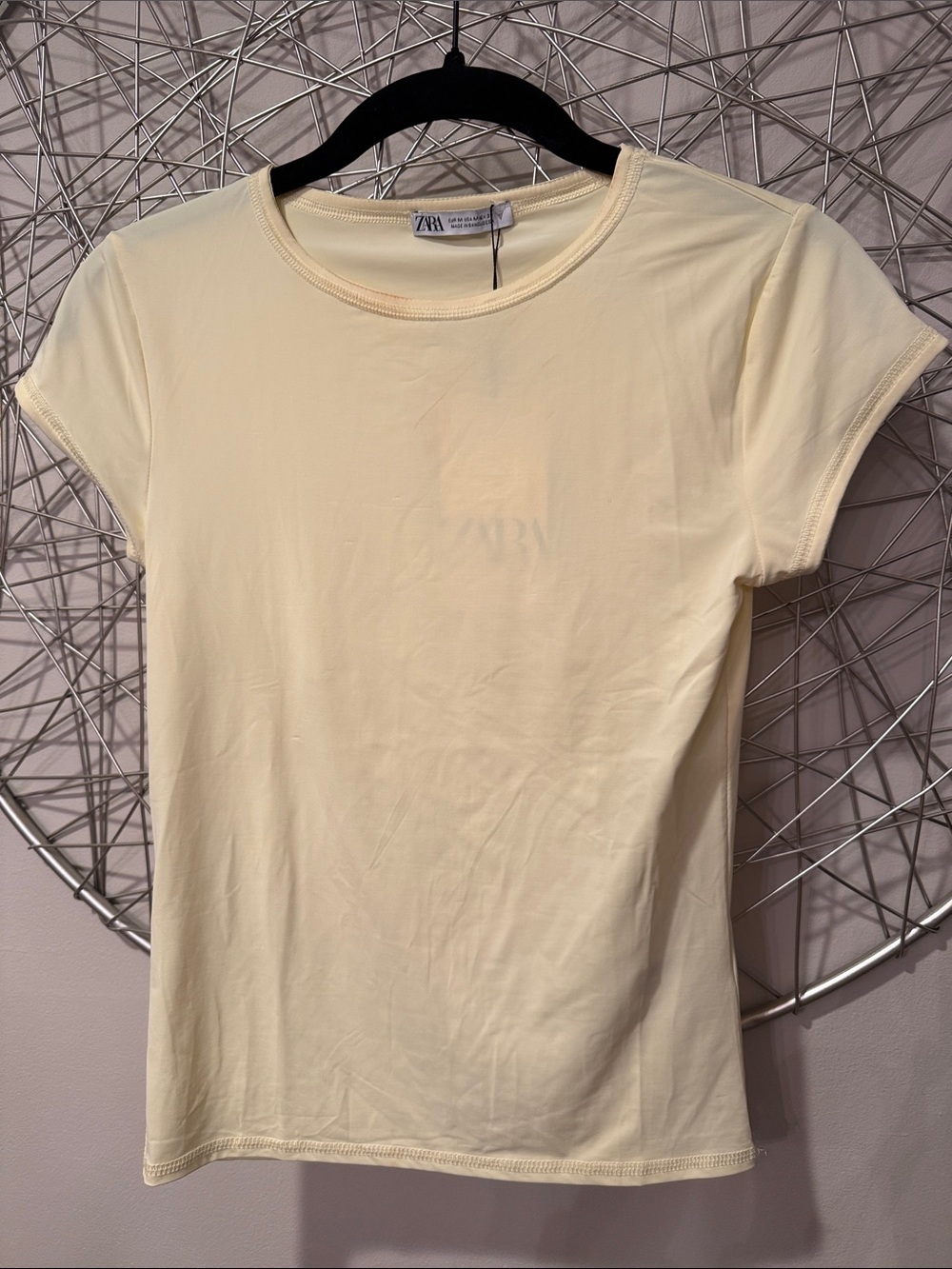 Zara Women’s buttery yellow Short-Sleeve Crewneck Tee size medium